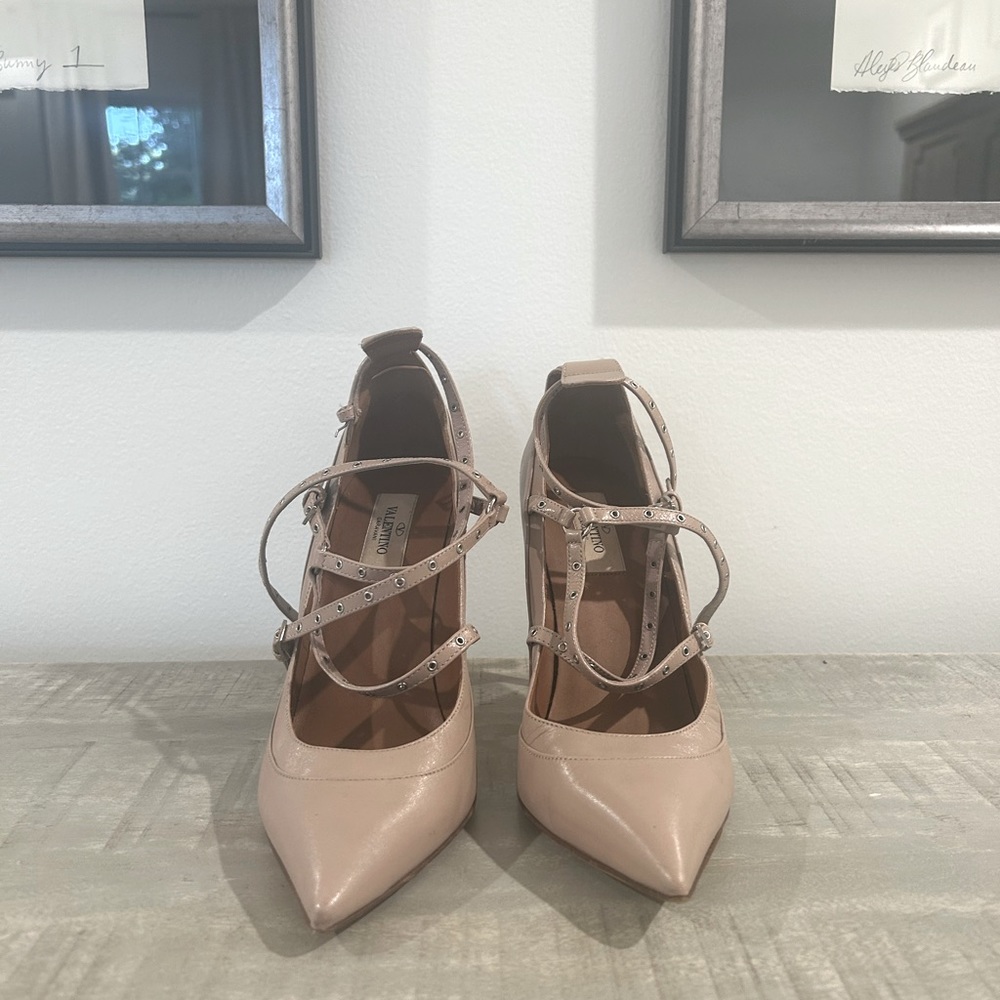 Tan Matte Crossing Valentino Pumps